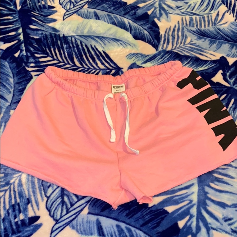 💕SOLD💕PINK VS sleeping Shorts and hoodie set 💕